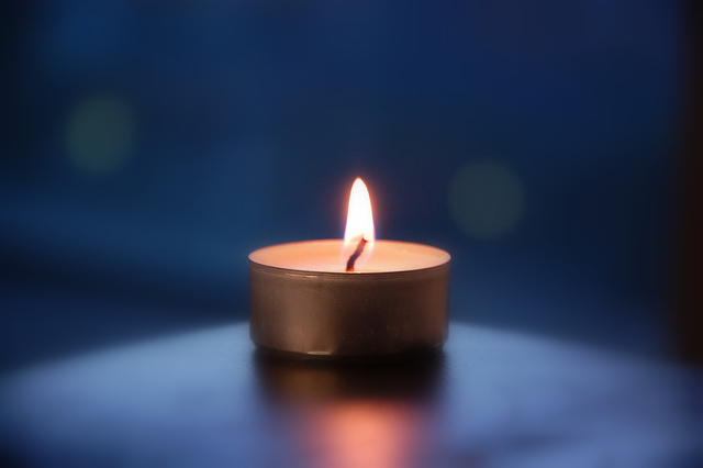 secret-light-of-dark-times-candle-in-blue-pic-letavua-001